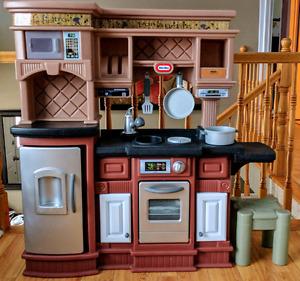 Little Tikes kitchen set
