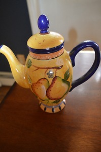 Mediterranean Pear Heritage Mint coffee/tea pot