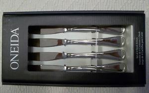 New Oneida Set of 4 Steak Knives