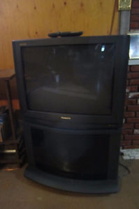 Panasonic TV with stand/console - works great !