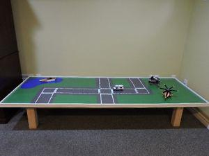 Play table for Lego or Cars