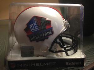 Pro football hall of fame mini helmet