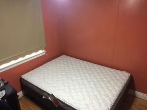 Queen size mattress & frame full set like new (8days used)
