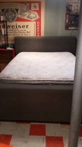 Queen size platform bed