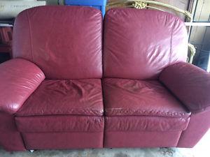 RECLINING LOVE SEAT FOR SALE!