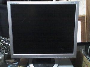 Samsung SyncMaster 19" LCD Monitor - Scratches