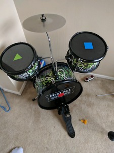Toddler drum set