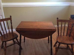 Woden table with folding leaves and 2 chairs
