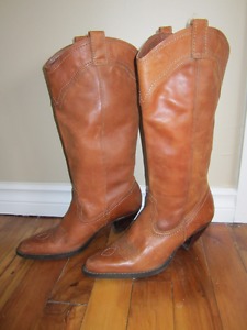 Woman's Cowboy Boots Size 8