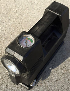 electric tire pump/flashlight combo
