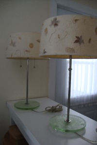 2 table lamps