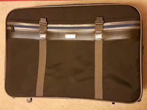 28" Samsung old style Luggage case