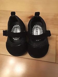 Baby girl dress shoes never worn