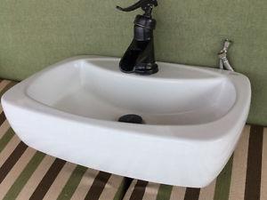 Bathroom basin sink