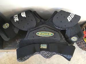Bauer Shoulder pads size Small