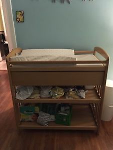 Changing table and change pads