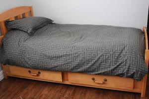 Childs Mate Bed, mattress and Bedding