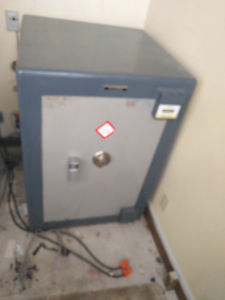 Commercial CHUBB Safe- w/ Combo
