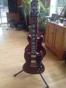 Epiphone G400 pro electric guitar and case