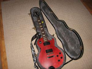 Gibson LPJ Cherry and Peavy Amp