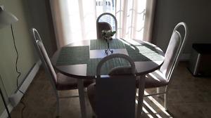 Kitchen table for sale