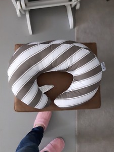 Nursing pillow