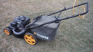 POULAN PRO SELF PROPEL REARBAGGER -LIKE NEW CONDITION