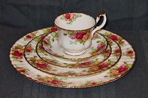 ROYAL ALBERT OLD COUNTRY ROSES 5-PCS PLACE SETTING 