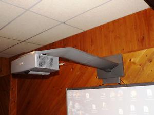 SMART UF55 projector and SMART board, all cables, remote,