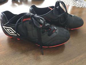 Size 1 Youth Umbro Soccer Cleats