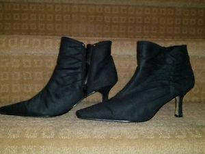 Size 8 black pointy toe ankle boots