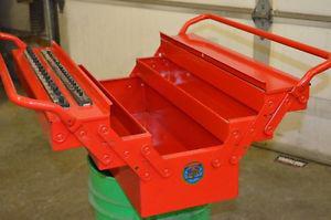 Snap on cantilever tool box