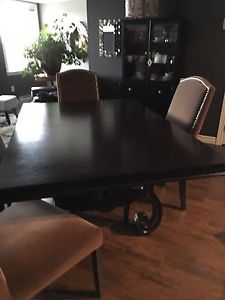 Solid oak table with chairs and hutch