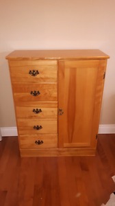 Solid wood dresser SOLD PPU