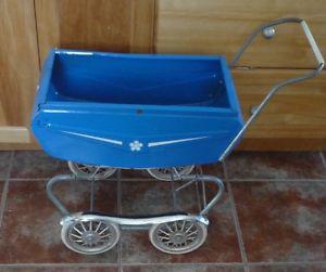 VINTAGE THISTLE DOLL CARRIAGE 'S