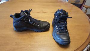 Women's Black Timberland Hiking Boots - Size 7.5
