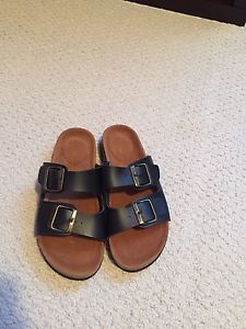 Women's sandals size 6