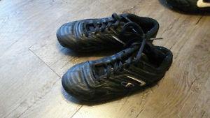 soccer cleats size 3.5