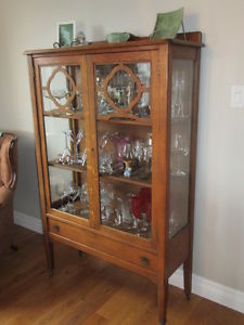 1/4 Sawn Antique Oak China Cabinet