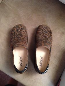Alegria shoes size 39 (9)