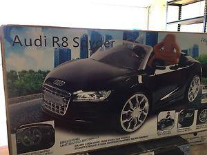 Audi R8 Spyder Kids Ride-in Car