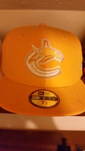 Brand new new era true fitted 59fifty yellow canucks hat