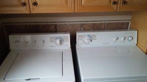 KitchenAid washer and dryer / laveuse et sècheuse