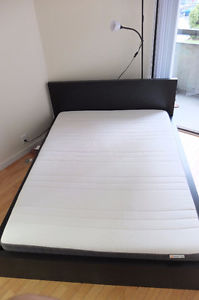 Queen bed (bed frame and foam mattress)