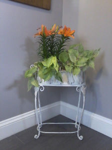 RUSTIC WROUGHT IRON PLANTER WITH STAND