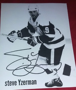Steve Yzerman NHL hockey photo