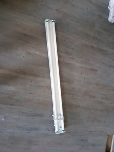 TUBE LIGHT FOR SALE GOOD CONDITION