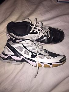 Wanted: Mizuno volleyball shoes