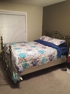 Wanted: Queen size bed includes Sterns and foster mattress