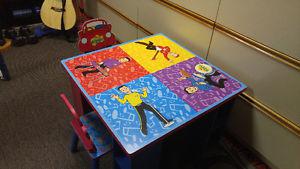 Wiggles Table and 2 Chairs